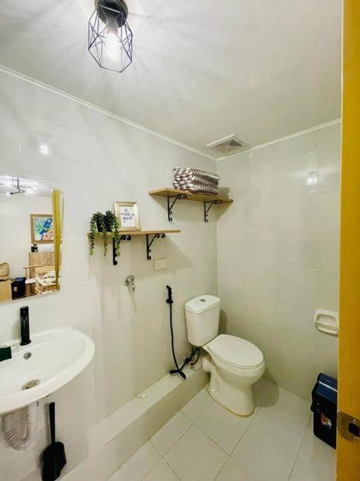 Spacious 2 Bedroom 42Sqm Condo Unit Iloilo Extérieur photo