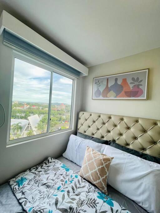 Spacious 2 Bedroom 42Sqm Condo Unit Iloilo Extérieur photo